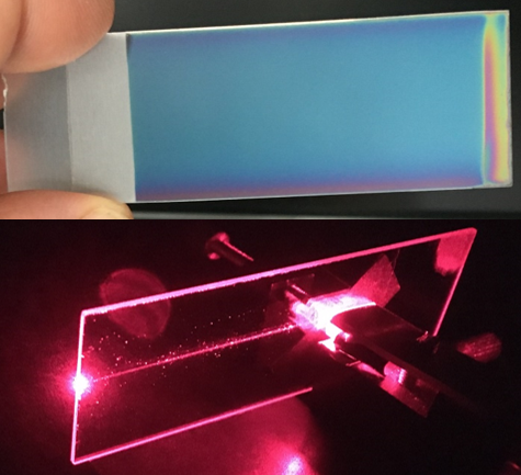 Obraz warstwy falowodowej i światłowodu planarnego pobudzonego sprzęgaczem pryzmatycznym
