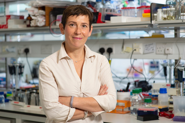 dr Anne Bertolotti z Medical Research Council Laboratory of Molecular Biology (MRC LMB) w Cambridge