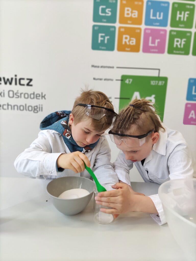 Ogrody Doświadczeń w Łukasiewicz – PORT warsztaty edukacyjne dla dzieci i młodzieży 7