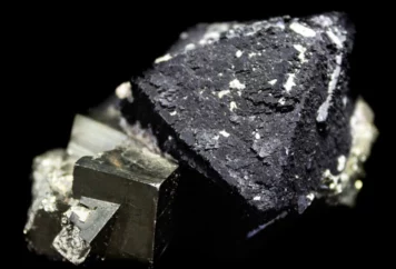 Nanoplasmoniczny efekt Purcella w ultraszybkich i wysokowydajnych scyntylatorach perowskitowych Nanoplasmoniczny efekt Purcella w ultraszybkich i wysokowydajnych scyntylatorach perowskitowych